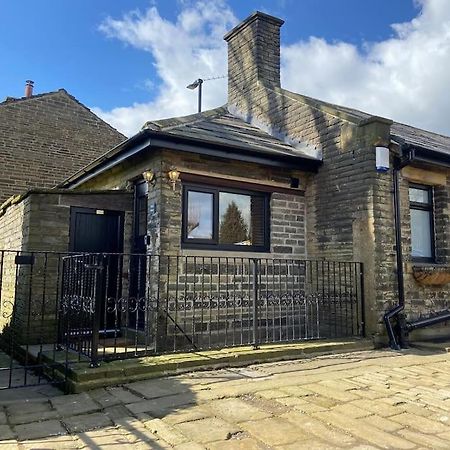 Unique Victorian Stable Conversion Халифакс Екстериор снимка