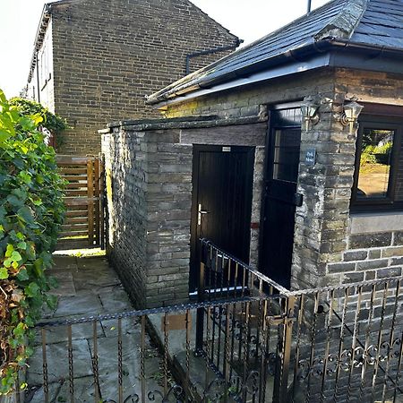 Unique Victorian Stable Conversion Халифакс Екстериор снимка