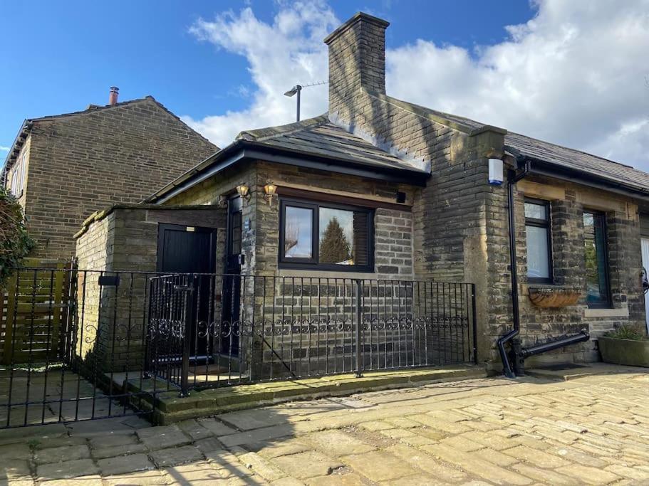 Unique Victorian Stable Conversion Халифакс Екстериор снимка