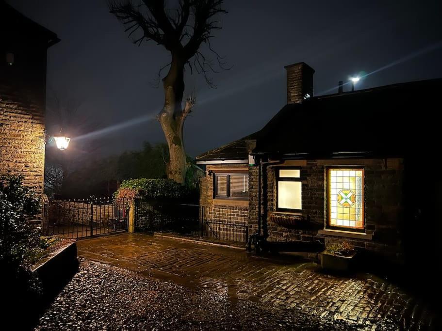 Unique Victorian Stable Conversion Халифакс Екстериор снимка
