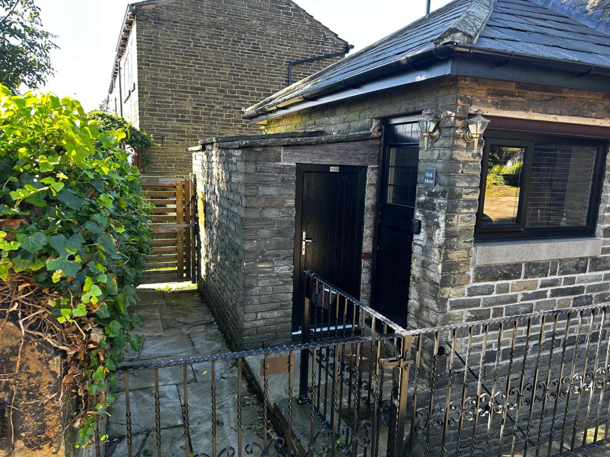 Unique Victorian Stable Conversion Халифакс Екстериор снимка